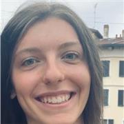 Sono una studentessa di Lettere al 2ª anno, mi piacerebbe insegnare in futuro Ho già aiutato qualche ragazzo con ripetizioni. Per elementari e medie sono disponibile in qualsiasi materia, per le superiori meglio quelle umanistiche. Offro lezioni sia in pr